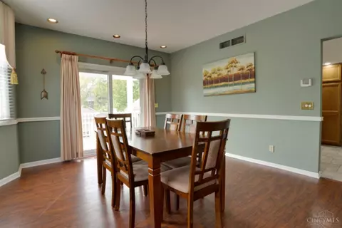 Dining - 4717 Highridge Ave, Cincinnati, OH 45238 photo 4 of 4