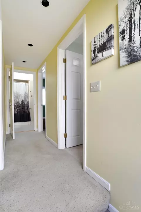 Entry Way - 4717 Highridge Ave, Cincinnati, OH 45238 photo 2 of 2
