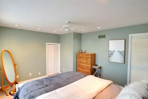 Bedroom - 4717 Highridge Ave, Cincinnati, OH 45238 photo 3 of 5