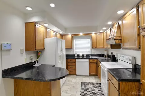 Kitchen - 4717 Highridge Ave, Cincinnati, OH 45238 photo 2 of 3