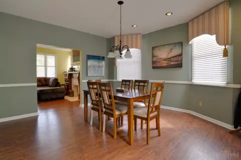 Dining - 4717 Highridge Ave, Cincinnati, OH 45238 photo 1 of 4