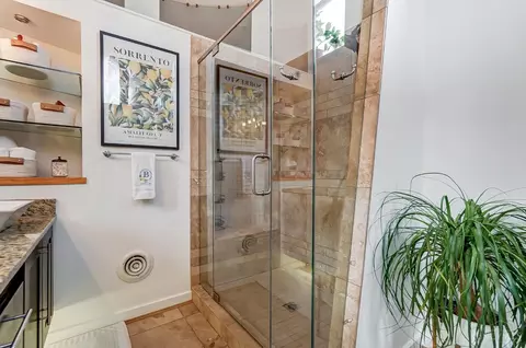 Bath - 1306 Main St #4, Cincinnati, OH 45202 photo 6 of 6