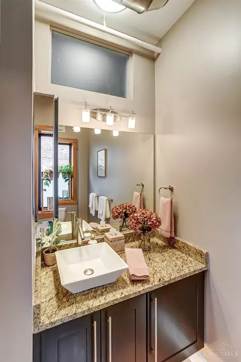 Bath - 1306 Main St #4, Cincinnati, OH 45202 photo 3 of 6