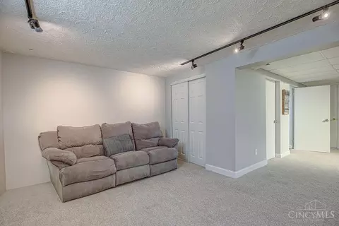 5554 Eula Ave, Cincinnati, OH 45248 photo 21