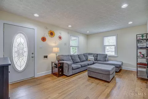 5554 Eula Ave, Cincinnati, OH 45248 photo 4