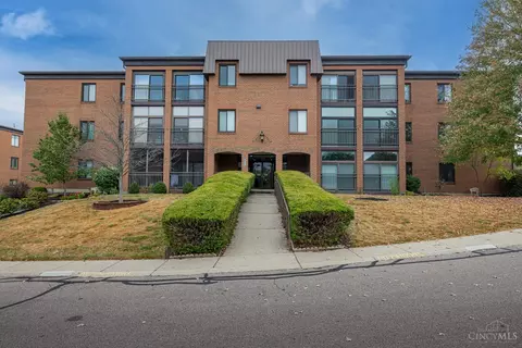1570 Cedar Bark Trl #6, West Carrollton, OH 45449