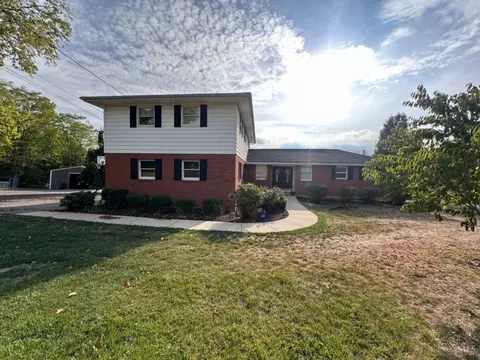 459 Vine St, Hillsboro, OH 45133
