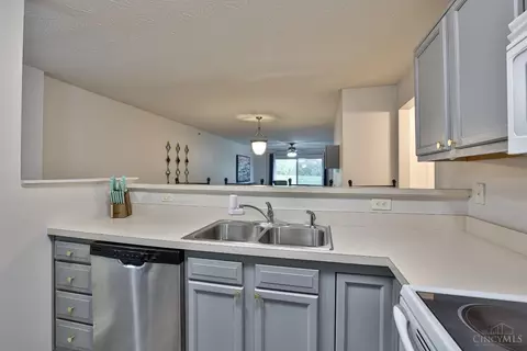 Kitchen - 382 Legacy Way, Harrison, OH 45030 photo 3 of 4