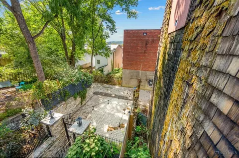 Exterior - 249 Renner St, Cincinnati, OH 45214 photo 3 of 3