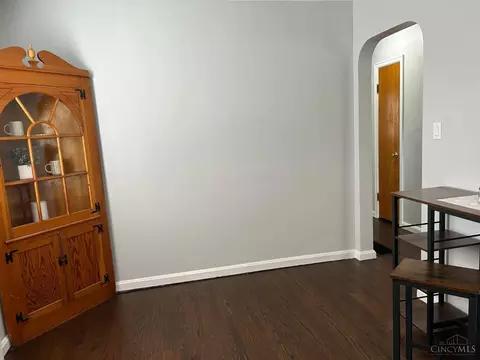 Living - 1727 Norcol Ln, Cincinnati, OH 45231 photo 4 of 4