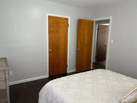 Bedroom - 1727 Norcol Ln, Cincinnati, OH 45231 photo 3 of 5