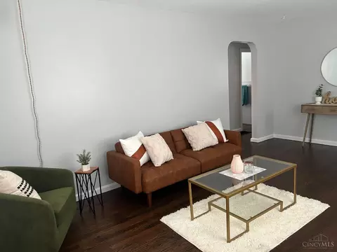 Living - 1727 Norcol Ln, Cincinnati, OH 45231 photo 3 of 4