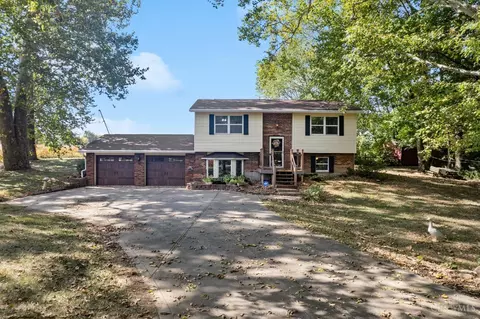 2621 Moore Rd, Bethel, OH 45106