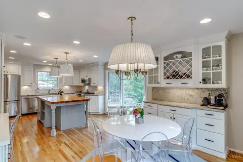 Kitchen - 3051 Saddleback Dr, Cincinnati, OH 45244 photo 1 of 4