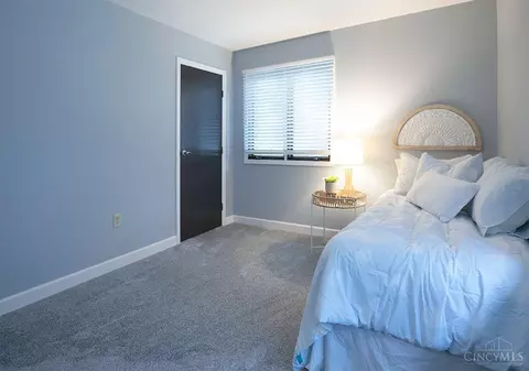 Bedroom - 9609 Iris Dr, West Chester, OH 45241 photo 6 of 6