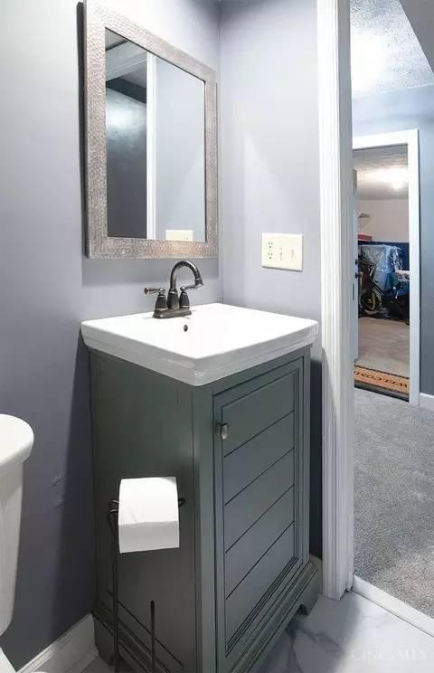 Bath - 9609 Iris Dr, West Chester, OH 45241 photo 1 of 5