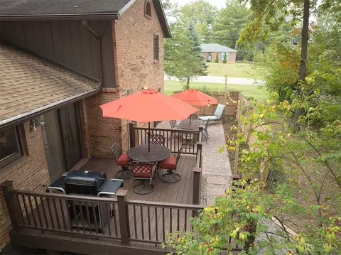 Exterior - 9609 Iris Dr, West Chester, OH 45241 photo 5 of 7