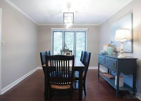 Dining - 9609 Iris Dr, West Chester, OH 45241 photo 4 of 4