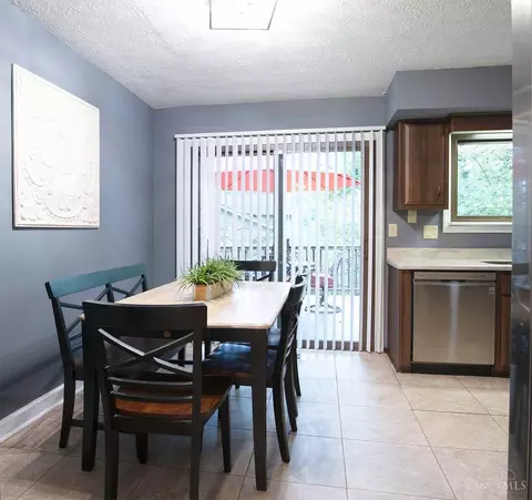 Dining - 9609 Iris Dr, West Chester, OH 45241 photo 1 of 4