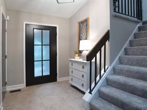 Entry Way - 9609 Iris Dr, West Chester, OH 45241 photo 1 of 2