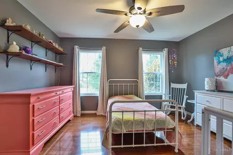 Bedroom - 7983 Laurelwood Dr, Hamilton Township, OH 45039 photo 5 of 6