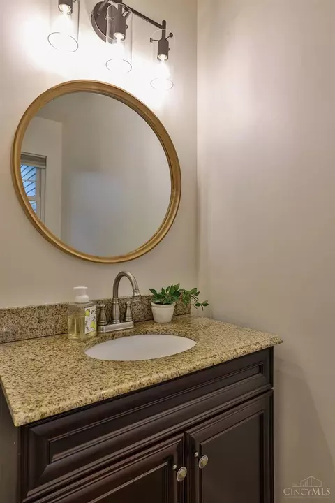Bath - 7983 Laurelwood Dr, Hamilton Township, OH 45039 photo 1 of 5