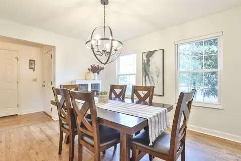 Dining - 7983 Laurelwood Dr, Hamilton Township, OH 45039 photo 2 of 3
