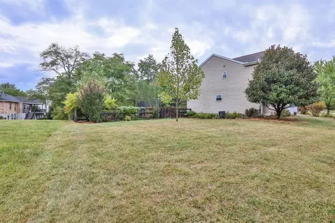 Exterior - 7983 Laurelwood Dr, Hamilton Township, OH 45039 photo 6 of 8