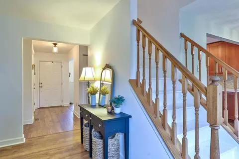 Entry Way - 7983 Laurelwood Dr, Hamilton Township, OH 45039 photo 1 of 4