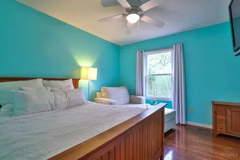 Bedroom - 7983 Laurelwood Dr, Hamilton Township, OH 45039 photo 4 of 6