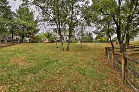 Exterior - 7983 Laurelwood Dr, Hamilton Township, OH 45039 photo 8 of 8