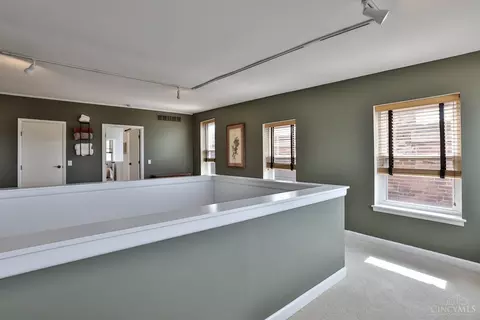 Entry Way - 2121 Deerfield Pl #2, Cincinnati, OH 45206 photo 1 of 4