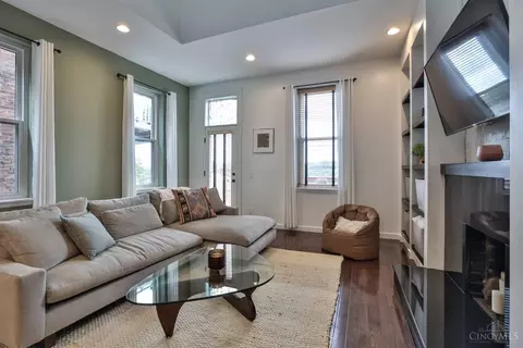 Living - 2121 Deerfield Pl #2, Cincinnati, OH 45206 photo 2 of 8