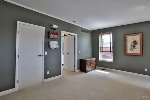 Bedroom - 2121 Deerfield Pl #2, Cincinnati, OH 45206 photo 4 of 4