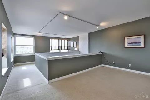 Living - 2121 Deerfield Pl #2, Cincinnati, OH 45206 photo 4 of 8