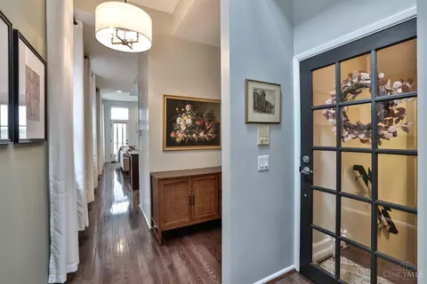 Entry Way - 2121 Deerfield Pl #2, Cincinnati, OH 45206 photo 3 of 4