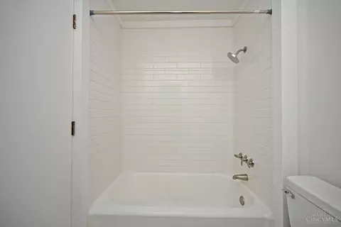 Bath - 12 Chalmers Ct, Greenhills, OH 45218 photo 2 of 2