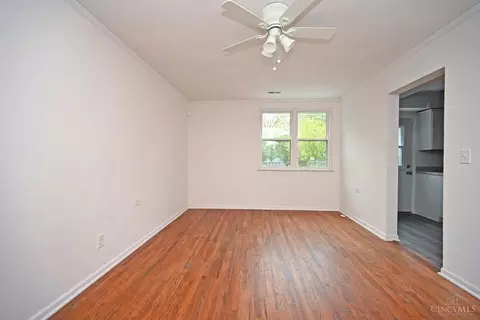 Living - 12 Chalmers Ct, Greenhills, OH 45218 photo 2 of 4