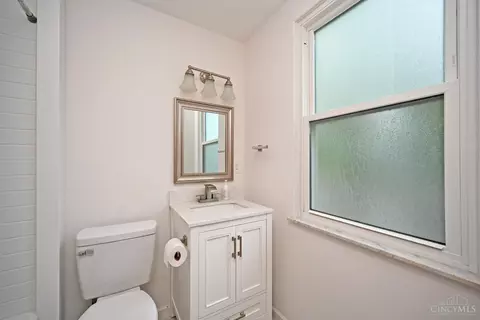 Bath - 12 Chalmers Ct, Greenhills, OH 45218 photo 1 of 2