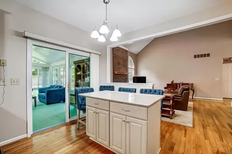 Kitchen - 4525 Hampton Pointe Dr, Cincinnati, OH 45248 photo 2 of 7