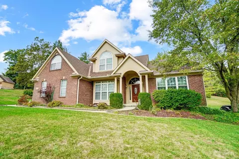 Exterior - 4525 Hampton Pointe Dr, Cincinnati, OH 45248 photo 2 of 10