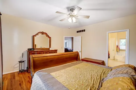 Bedroom - 4525 Hampton Pointe Dr, Cincinnati, OH 45248 photo 3 of 8