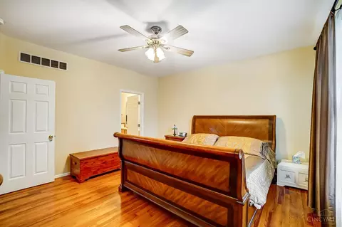 Bedroom - 4525 Hampton Pointe Dr, Cincinnati, OH 45248 photo 2 of 8