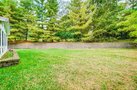 Exterior - 4525 Hampton Pointe Dr, Cincinnati, OH 45248 photo 7 of 10