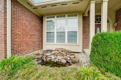 Exterior - 4525 Hampton Pointe Dr, Cincinnati, OH 45248 photo 3 of 10