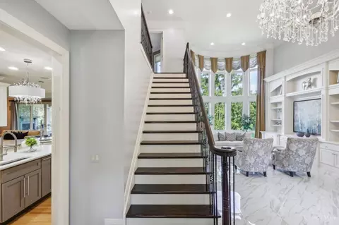 Entry Way - 1080 River Forest Dr, Hamilton Township, OH 45039 photo 3 of 5