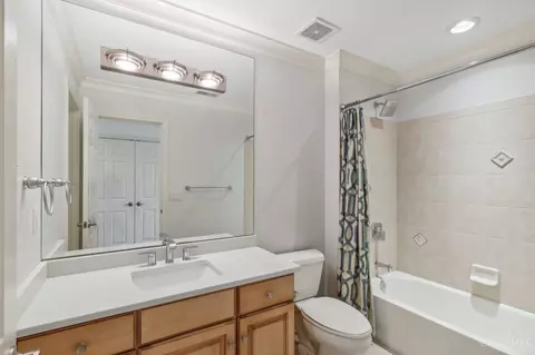 Bath - 1080 River Forest Dr, Hamilton Township, OH 45039 photo 7 of 7