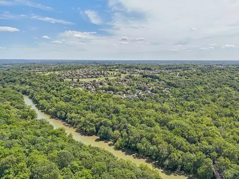 View/Area - 1080 River Forest Dr, Hamilton Township, OH 45039 photo 5 of 6