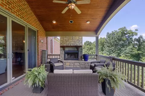 Exterior - 1080 River Forest Dr, Hamilton Township, OH 45039 photo 4 of 10