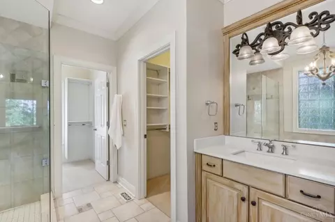 Bath - 1080 River Forest Dr, Hamilton Township, OH 45039 photo 3 of 7
